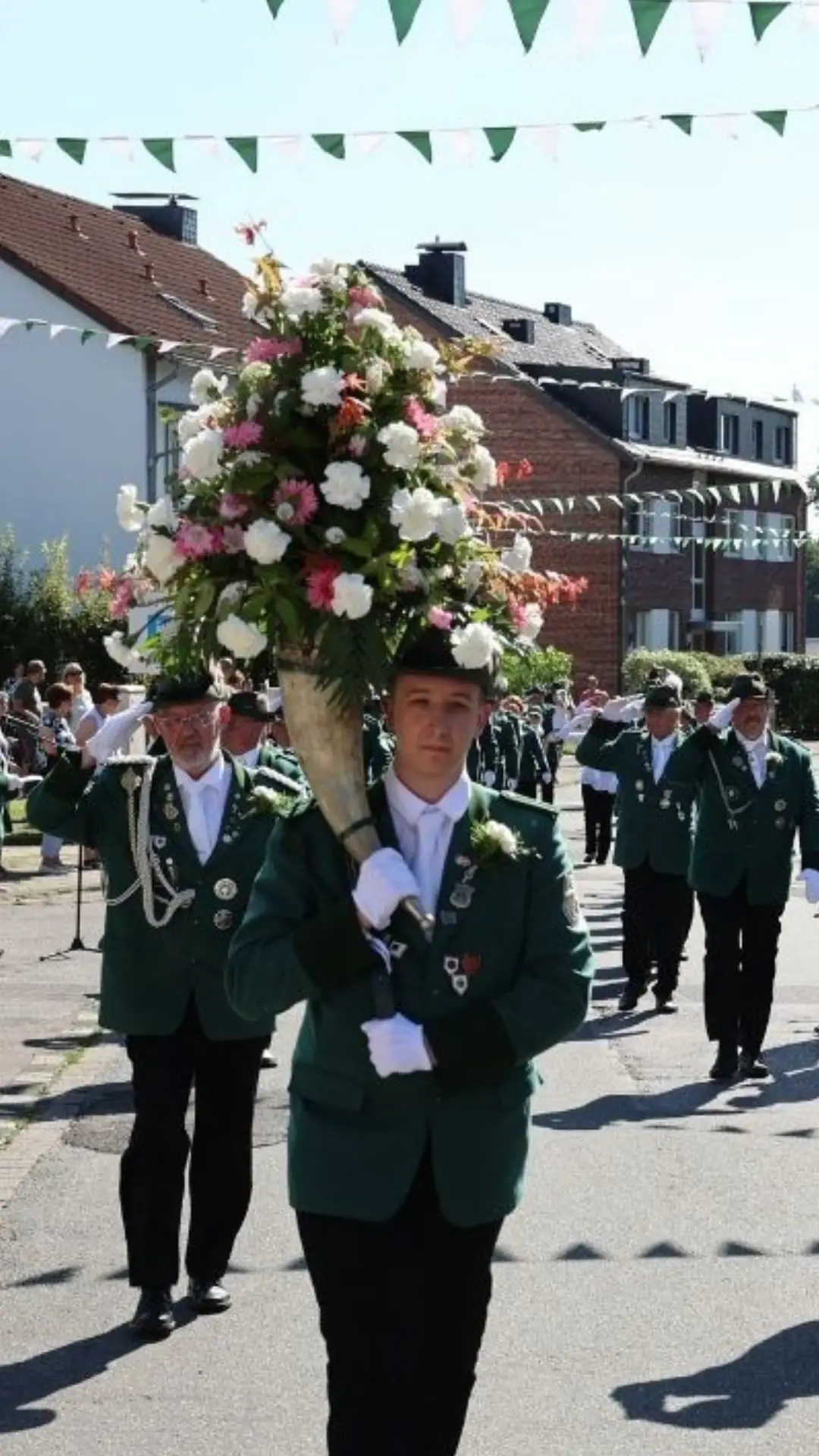 Jens Voss, Mitglied der St. Hubertus Schützenbruderschaft, beim Schützenfest